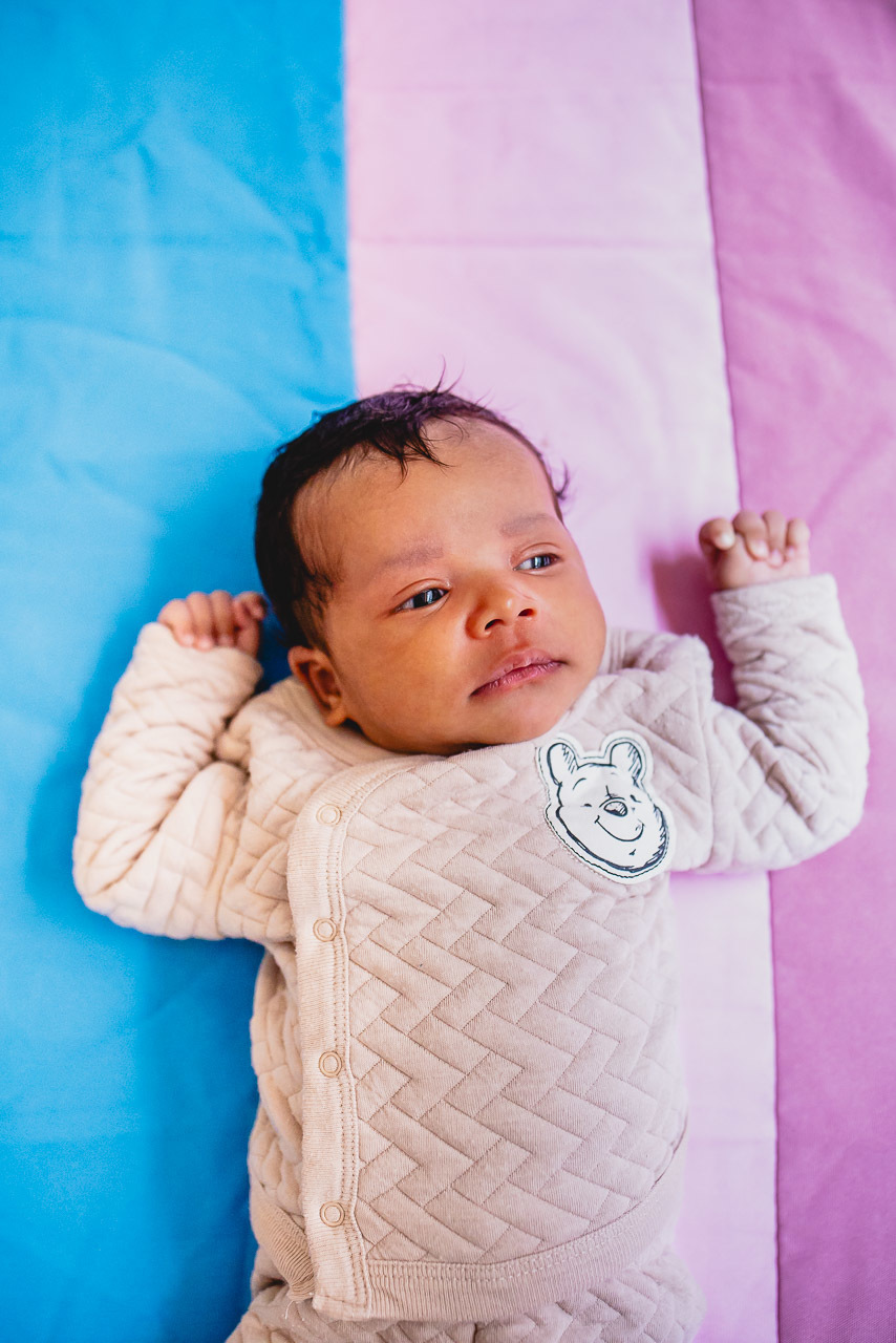natural newborn, fotografo newborn, newborn, abraço na alma, alan smyth fotografo são mateus es, ensaio nerborn, ensaio em casa, ensaio intimista, fotografia afetiva, fotografia de familia, fotografia de recem nascido, fotografia de familia sao mateus es