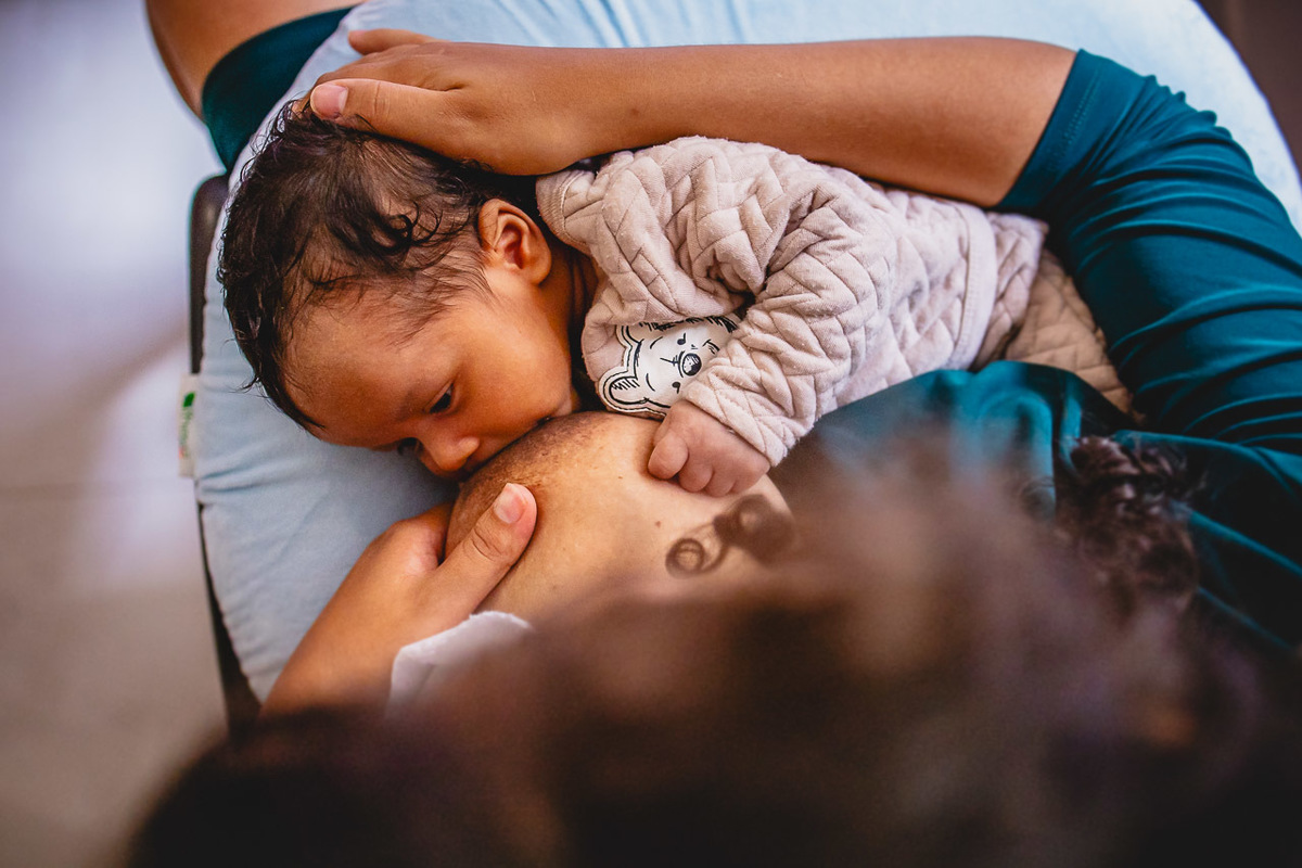 natural newborn, fotografo newborn, newborn, abraço na alma, alan smyth fotografo são mateus es, ensaio nerborn, ensaio em casa, ensaio intimista, fotografia afetiva, fotografia de familia, fotografia de recem nascido, fotografia de familia sao mateus es