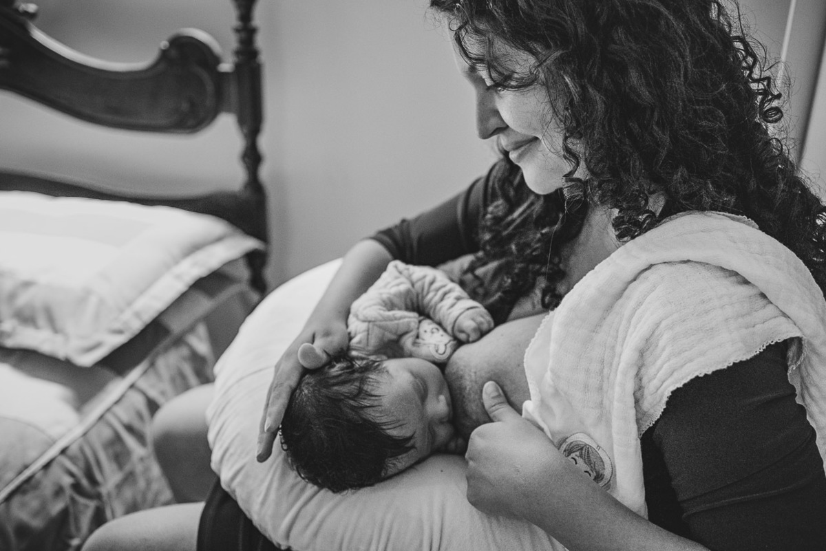 natural newborn, fotografo newborn, newborn, abraço na alma, alan smyth fotografo são mateus es, ensaio nerborn, ensaio em casa, ensaio intimista, fotografia afetiva, fotografia de familia, fotografia de recem nascido, fotografia de familia sao mateus es