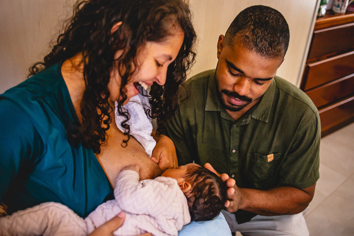 natural newborn, fotografo newborn, newborn, abraço na alma, alan smyth fotografo são mateus es, ensaio nerborn, ensaio em casa, ensaio intimista, fotografia afetiva, fotografia de familia, fotografia de recem nascido, fotografia de familia sao mateus es