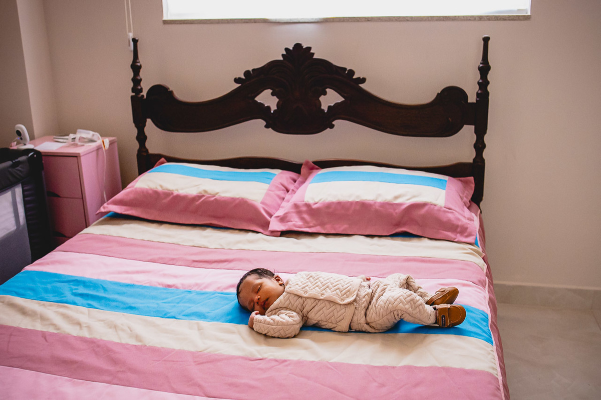 natural newborn, fotografo newborn, newborn, abraço na alma, alan smyth fotografo são mateus es, ensaio nerborn, ensaio em casa, ensaio intimista, fotografia afetiva, fotografia de familia, fotografia de recem nascido, fotografia de familia sao mateus es