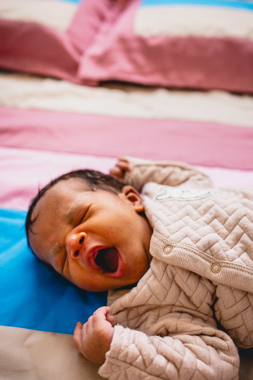 natural newborn, fotografo newborn, newborn, abraço na alma, alan smyth fotografo são mateus es, ensaio nerborn, ensaio em casa, ensaio intimista, fotografia afetiva, fotografia de familia, fotografia de recem nascido, fotografia de familia sao mateus es