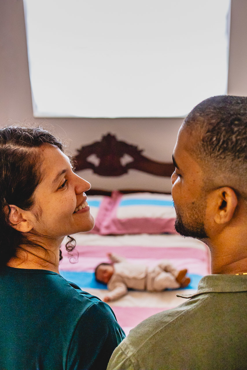 natural newborn, fotografo newborn, newborn, abraço na alma, alan smyth fotografo são mateus es, ensaio nerborn, ensaio em casa, ensaio intimista, fotografia afetiva, fotografia de familia, fotografia de recem nascido, fotografia de familia sao mateus es