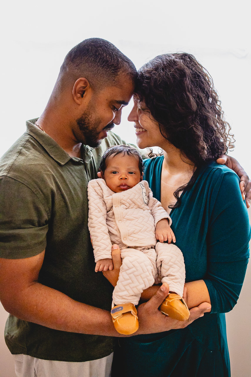 natural newborn, fotografo newborn, newborn, abraço na alma, alan smyth fotografo são mateus es, ensaio nerborn, ensaio em casa, ensaio intimista, fotografia afetiva, fotografia de familia, fotografia de recem nascido, fotografia de familia sao mateus es