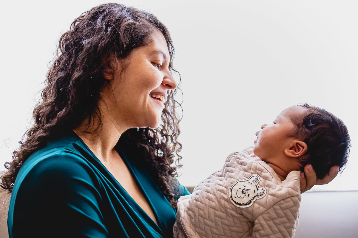 natural newborn, fotografo newborn, newborn, abraço na alma, alan smyth fotografo são mateus es, ensaio nerborn, ensaio em casa, ensaio intimista, fotografia afetiva, fotografia de familia, fotografia de recem nascido, fotografia de familia sao mateus es