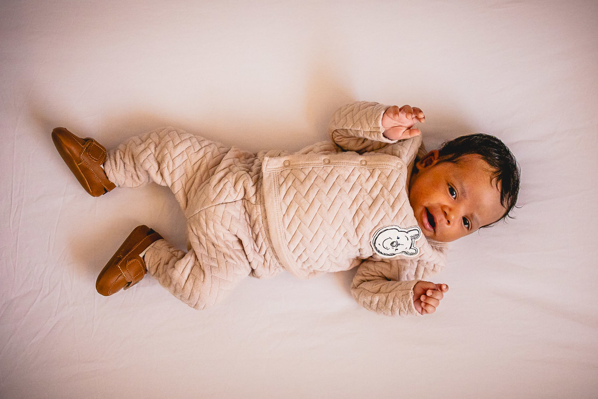 natural newborn, fotografo newborn, newborn, abraço na alma, alan smyth fotografo são mateus es, ensaio nerborn, ensaio em casa, ensaio intimista, fotografia afetiva, fotografia de familia, fotografia de recem nascido, fotografia de familia sao mateus es