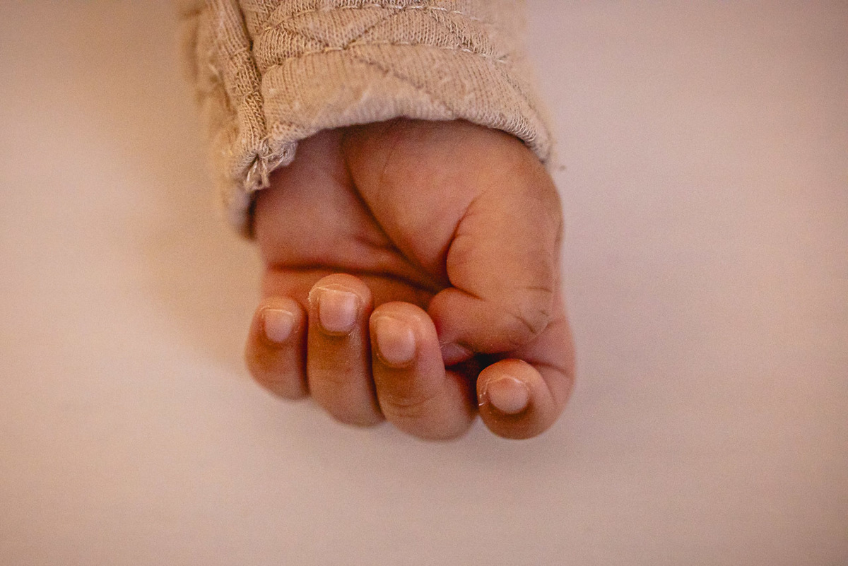 natural newborn, fotografo newborn, newborn, abraço na alma, alan smyth fotografo são mateus es, ensaio nerborn, ensaio em casa, ensaio intimista, fotografia afetiva, fotografia de familia, fotografia de recem nascido, fotografia de familia sao mateus es