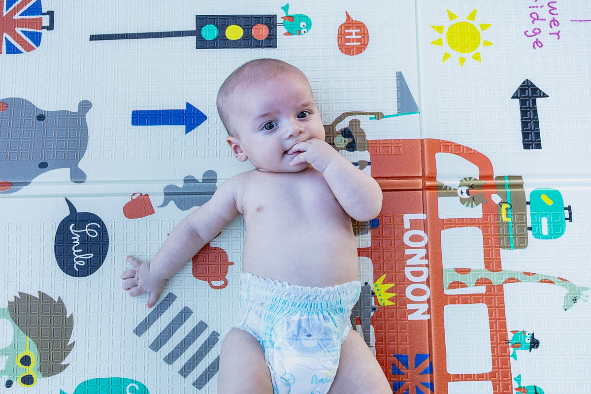 acompanhamento de bebê, abraço na alma, alan smyth fotografo são mateus es, ensaio de bebê, ensaio intimista, fotografia afetiva, fotografia de familia,  fotografia de familia sao mateus es, pais de menino, jornada de bebê, ensaio de 4 meses, bebê