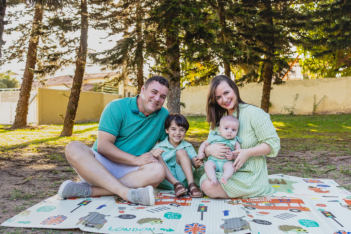 acompanhamento de bebê, abraço na alma, alan smyth fotografo são mateus es, ensaio de bebê, ensaio intimista, fotografia afetiva, fotografia de familia,  fotografia de familia sao mateus es, pais de menino, jornada de bebê, ensaio de 4 meses, bebê