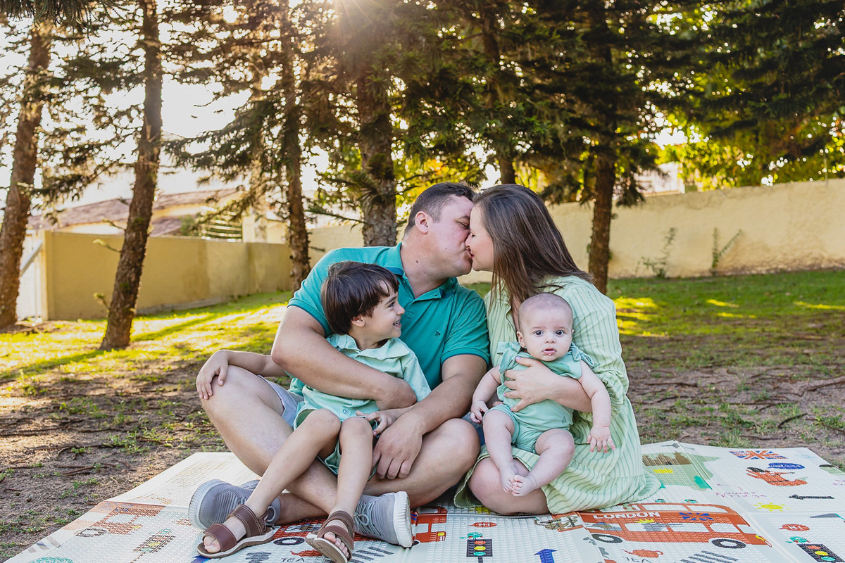 acompanhamento de bebê, abraço na alma, alan smyth fotografo são mateus es, ensaio de bebê, ensaio intimista, fotografia afetiva, fotografia de familia,  fotografia de familia sao mateus es, pais de menino, jornada de bebê, ensaio de 4 meses, bebê