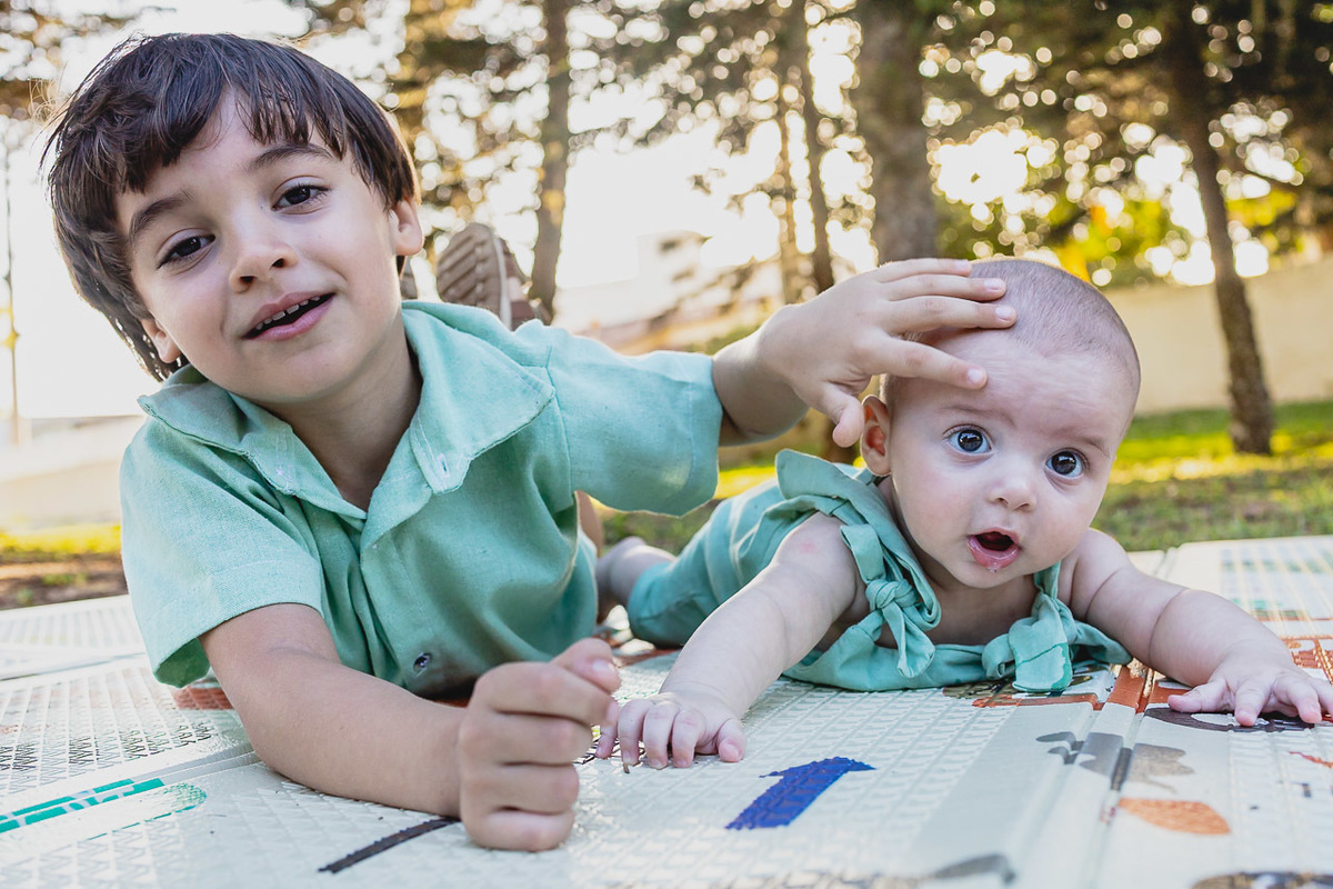 acompanhamento de bebê, abraço na alma, alan smyth fotografo são mateus es, ensaio de bebê, ensaio intimista, fotografia afetiva, fotografia de familia,  fotografia de familia sao mateus es, pais de menino, jornada de bebê, ensaio de 4 meses, bebê