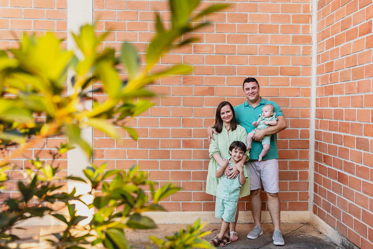 acompanhamento de bebê, abraço na alma, alan smyth fotografo são mateus es, ensaio de bebê, ensaio intimista, fotografia afetiva, fotografia de familia,  fotografia de familia sao mateus es, pais de menino, jornada de bebê, ensaio de 4 meses, bebê