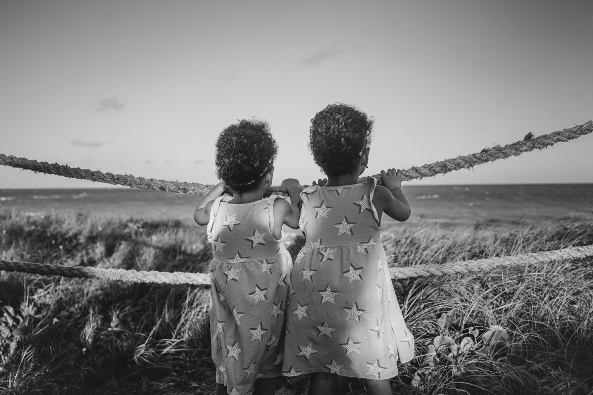 abraço na alma, alan smyth, ensaio da familia, ensaio de familia sao mateus, familia, fotografia afetiva, fotografo afetivo, fotografo em sao mateus es, fotografo guriri, mae e filha, onde fotografar em sao mateus, ensaio fotografico gemeas, gemeas, twins