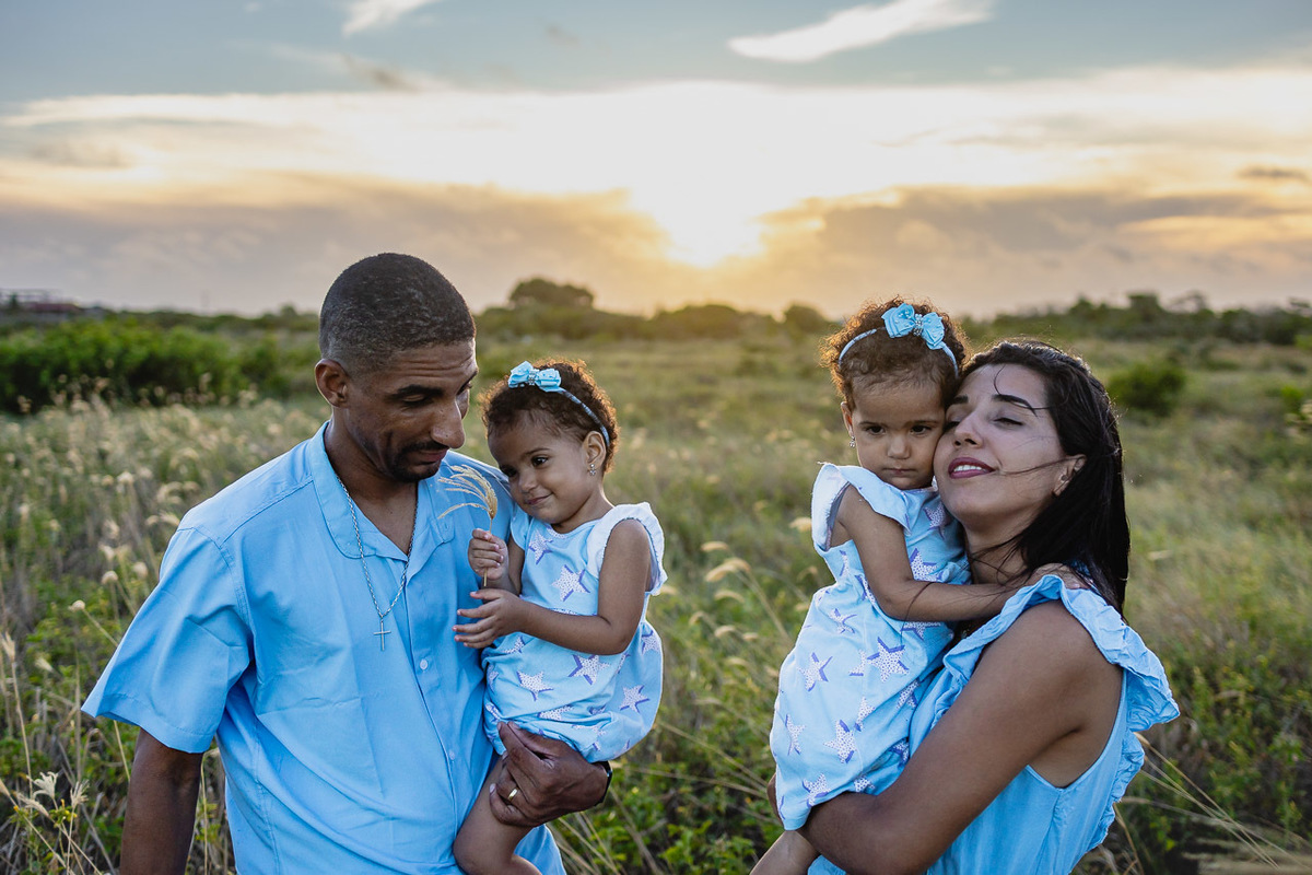 abraço na alma, alan smyth, ensaio da familia, ensaio de familia sao mateus, familia, fotografia afetiva, fotografo afetivo, fotografo em sao mateus es, fotografo guriri, mae e filha, onde fotografar em sao mateus, ensaio fotografico gemeas, gemeas, twins