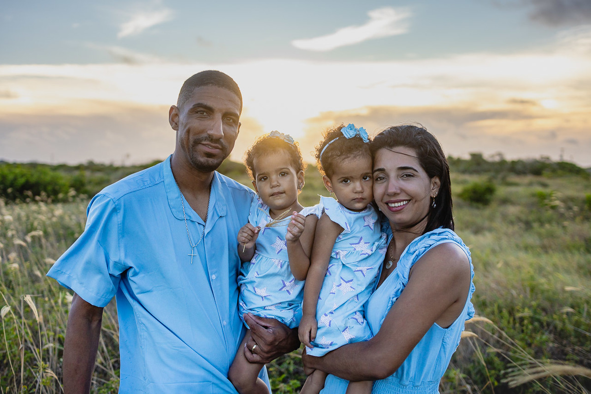 abraço na alma, alan smyth, ensaio da familia, ensaio de familia sao mateus, familia, fotografia afetiva, fotografo afetivo, fotografo em sao mateus es, fotografo guriri, mae e filha, onde fotografar em sao mateus, ensaio fotografico gemeas, gemeas, twins