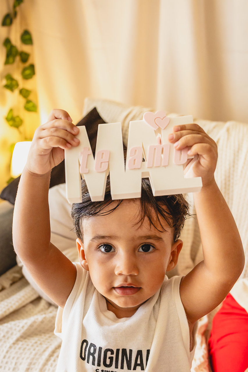 ensaio de dia das das mães  em são mateus es, especial abraço de mãe em são mateus, fotógrafo de família em são mateus es, sessão de fotos de dia das mães guriri, ensaio dia das mães afetivo são mateus, cenario de dia das maes, retrato de dia das mães 