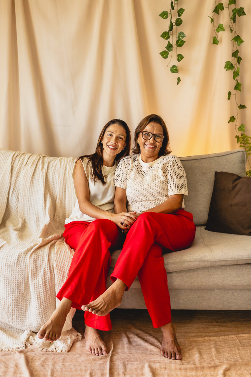 ensaio de dia das das mães  em são mateus es, especial abraço de mãe em são mateus, fotógrafo de família em são mateus es, sessão de fotos de dia das mães guriri, ensaio dia das mães afetivo são mateus, cenario de dia das maes, retrato de dia das mães 