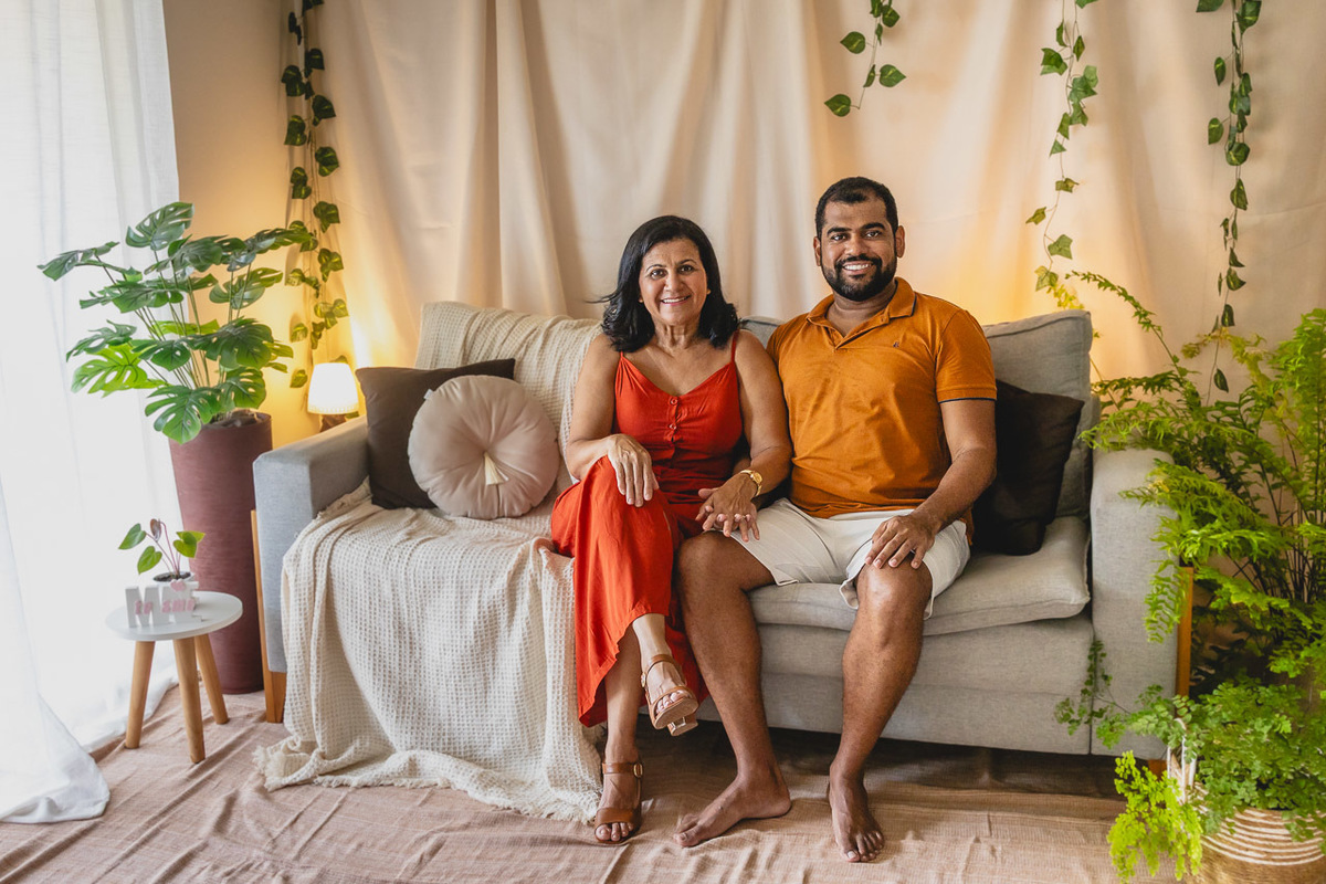 ensaio de dia das das mães  em são mateus es, especial abraço de mãe em são mateus, fotógrafo de família em são mateus es, sessão de fotos de dia das mães guriri, ensaio dia das mães afetivo são mateus, cenario de dia das maes, retrato de dia das mães 