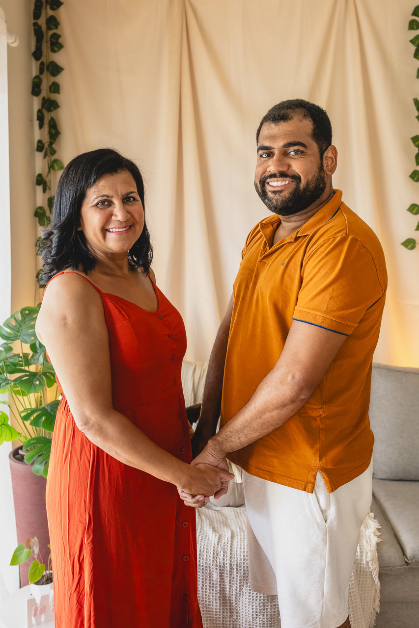 ensaio de dia das das mães  em são mateus es, especial abraço de mãe em são mateus, fotógrafo de família em são mateus es, sessão de fotos de dia das mães guriri, ensaio dia das mães afetivo são mateus, cenario de dia das maes, retrato de dia das mães 