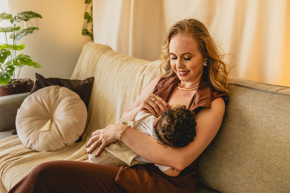 ensaio de dia das das mães  em são mateus es, especial abraço de mãe em são mateus, fotógrafo de família em são mateus es, sessão de fotos de dia das mães guriri, ensaio dia das mães afetivo são mateus, cenario de dia das maes, retrato de dia das mães 