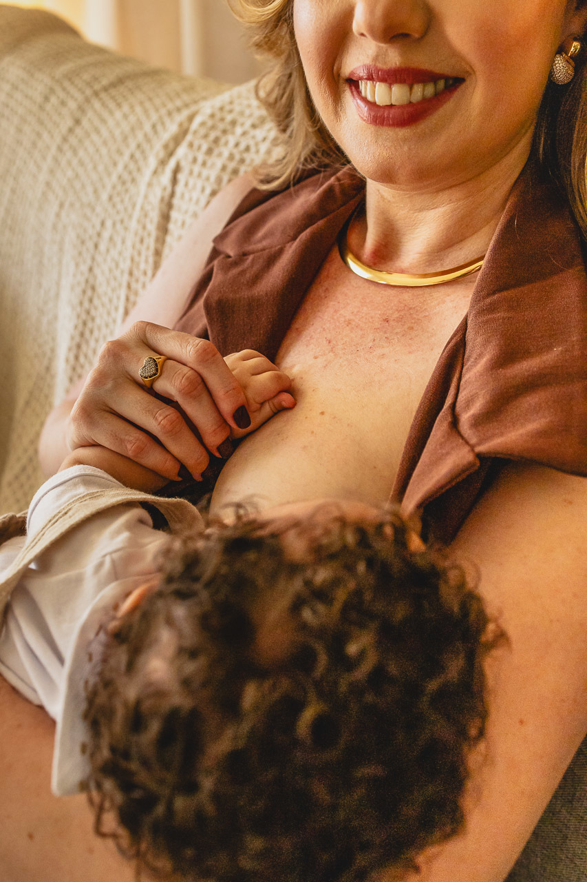 ensaio de dia das das mães  em são mateus es, especial abraço de mãe em são mateus, fotógrafo de família em são mateus es, sessão de fotos de dia das mães guriri, ensaio dia das mães afetivo são mateus, cenario de dia das maes, retrato de dia das mães 