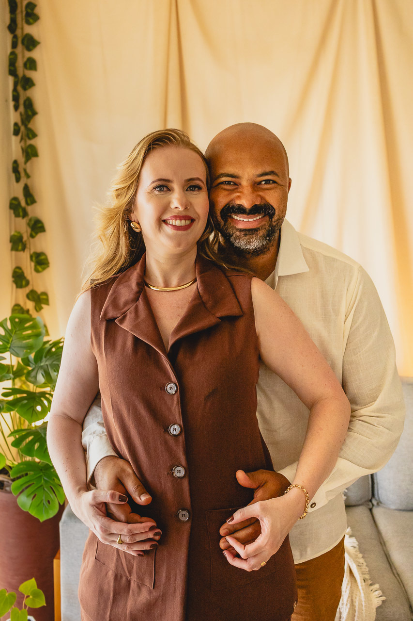 ensaio de dia das das mães  em são mateus es, especial abraço de mãe em são mateus, fotógrafo de família em são mateus es, sessão de fotos de dia das mães guriri, ensaio dia das mães afetivo são mateus, cenario de dia das maes, retrato de dia das mães 