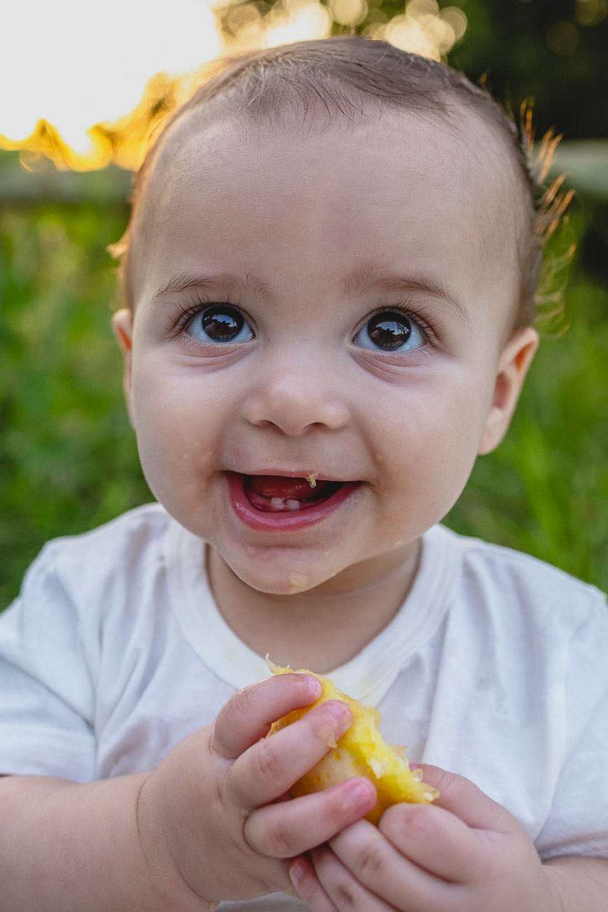 acompanhamento de bebê, abraço na alma, alan smyth fotografo são mateus es, ensaio de bebê, ensaio intimista, fotografia afetiva, fotografia de familia sao mateus es, jornada de bebê, ensaio de 8 meses, introdução alimentar, fotografia infantil