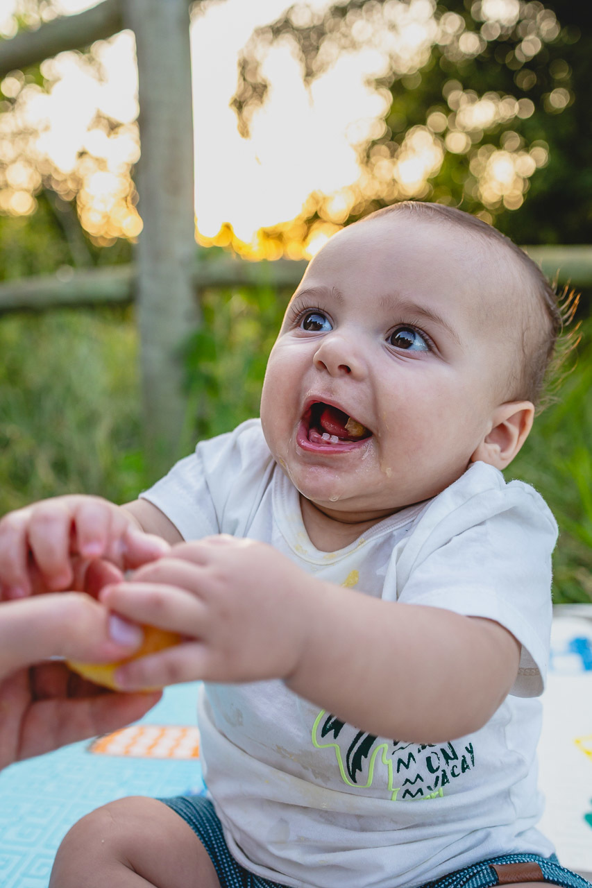acompanhamento de bebê, abraço na alma, alan smyth fotografo são mateus es, ensaio de bebê, ensaio intimista, fotografia afetiva, fotografia de familia sao mateus es, jornada de bebê, ensaio de 8 meses, introdução alimentar, fotografia infantil