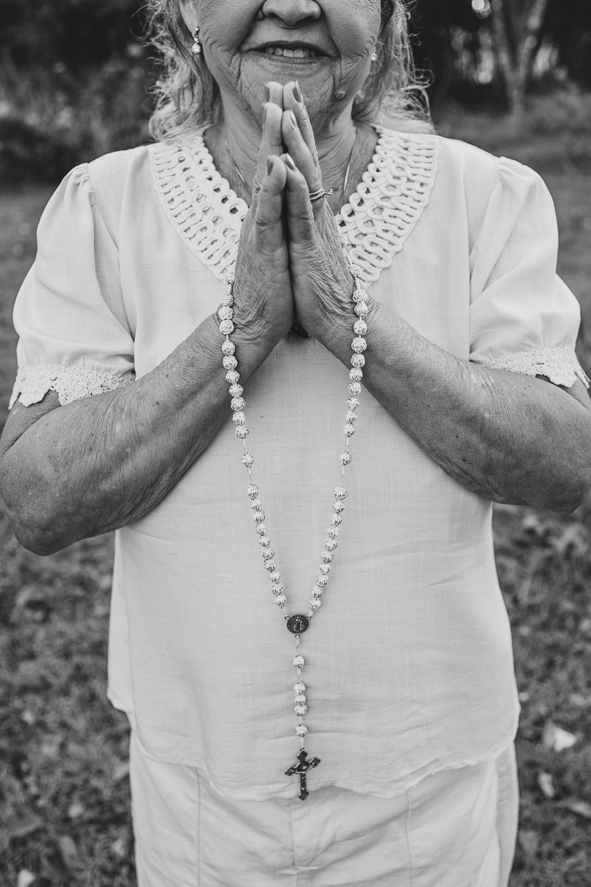 abraço na alma, alan smyth, fotografo afetivo, fotografo em sao mateus es, ensaio fotografico de aniversário, ensaio fotografico de aniversario feminino, ensaio de aniversario, fotografo de ensaios femininos, fotografia para mulheres, 80 anos