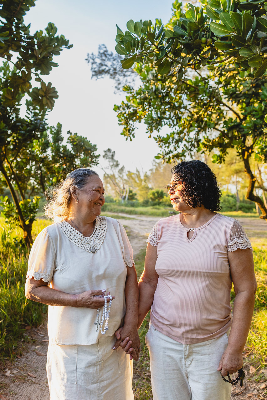 abraço na alma, alan smyth, fotografo afetivo, fotografo em sao mateus es, ensaio fotografico de aniversário, ensaio fotografico de aniversario feminino, ensaio de aniversario, fotografo de ensaios femininos, fotografia para mulheres, 80 anos