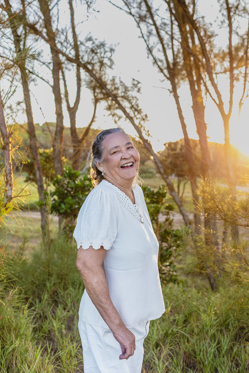 abraço na alma, alan smyth, fotografo afetivo, fotografo em sao mateus es, ensaio fotografico de aniversário, ensaio fotografico de aniversario feminino, ensaio de aniversario, fotografo de ensaios femininos, fotografia para mulheres, 80 anos