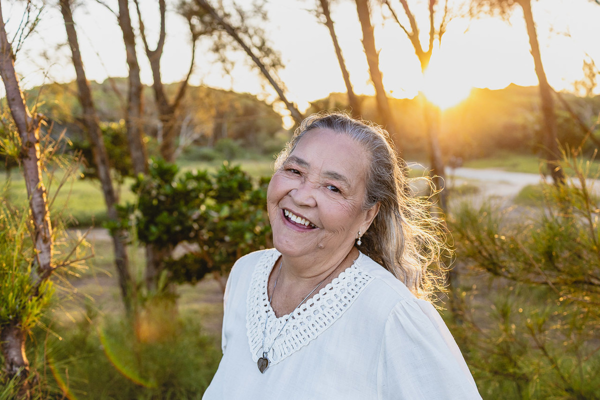 abraço na alma, alan smyth, fotografo afetivo, fotografo em sao mateus es, ensaio fotografico de aniversário, ensaio fotografico de aniversario feminino, ensaio de aniversario, fotografo de ensaios femininos, fotografia para mulheres, 80 anos