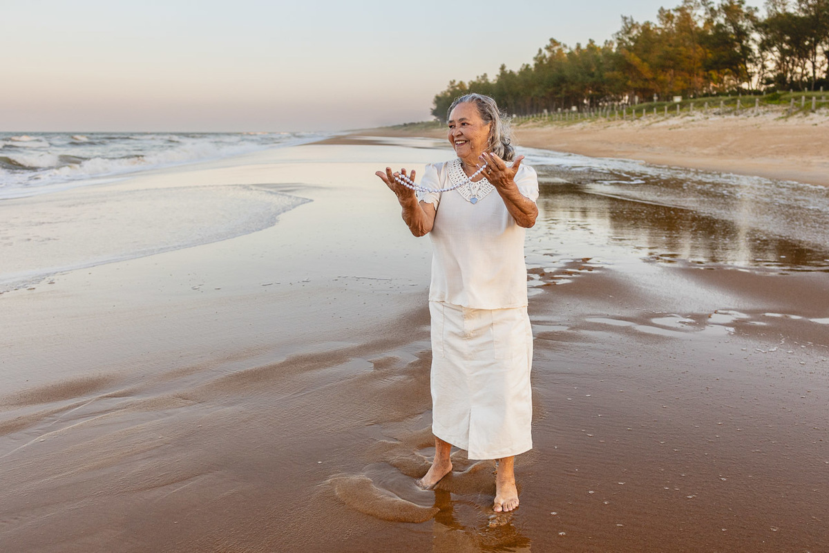 abraço na alma, alan smyth, fotografo afetivo, fotografo em sao mateus es, ensaio fotografico de aniversário, ensaio fotografico de aniversario feminino, ensaio de aniversario, fotografo de ensaios femininos, fotografia para mulheres, 80 anos