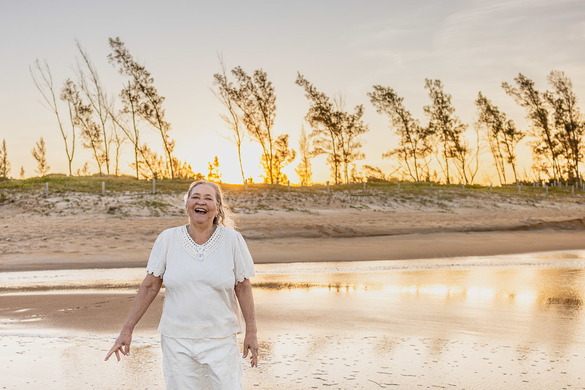 abraço na alma, alan smyth, fotografo afetivo, fotografo em sao mateus es, ensaio fotografico de aniversário, ensaio fotografico de aniversario feminino, ensaio de aniversario, fotografo de ensaios femininos, fotografia para mulheres, 80 anos
