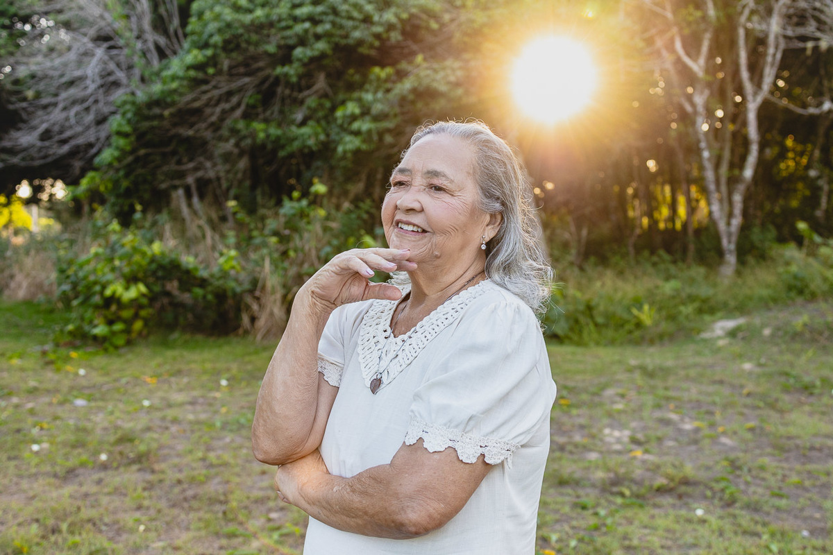 abraço na alma, alan smyth, fotografo afetivo, fotografo em sao mateus es, ensaio fotografico de aniversário, ensaio fotografico de aniversario feminino, ensaio de aniversario, fotografo de ensaios femininos, fotografia para mulheres, 80 anos