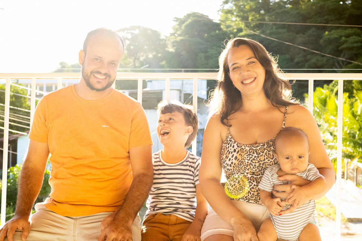 abraço na alma, alan smyth, ensaio da familia, ensaio de familia mantena, ensaio em casa, familia santuario da vida, fotografia afetiva, fotografo afetivo, fotografo em mantena mg, fotografo mg, onde fotografar em mantena, retrato de familia
