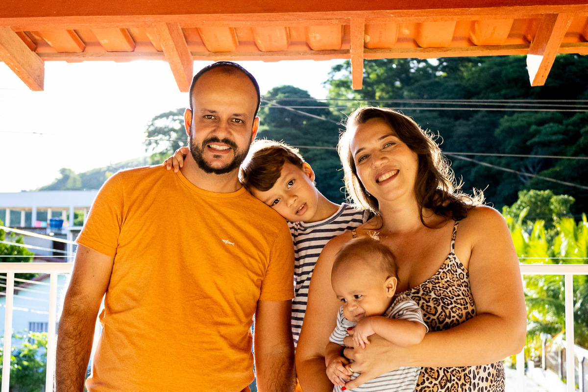 abraço na alma, alan smyth, ensaio da familia, ensaio de familia mantena, ensaio em casa, familia santuario da vida, fotografia afetiva, fotografo afetivo, fotografo em mantena mg, fotografo mg, onde fotografar em mantena, retrato de familia