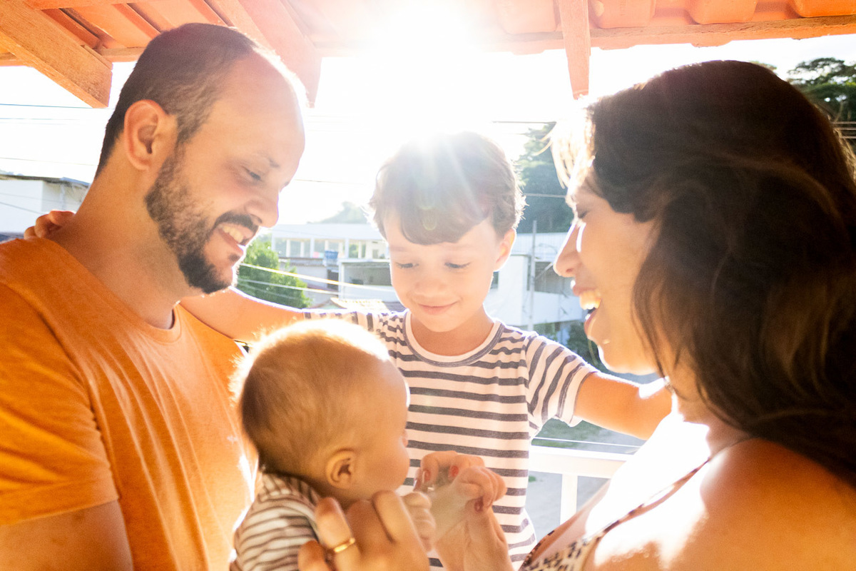 abraço na alma, alan smyth, ensaio da familia, ensaio de familia mantena, ensaio em casa, familia santuario da vida, fotografia afetiva, fotografo afetivo, fotografo em mantena mg, fotografo mg, onde fotografar em mantena, retrato de familia