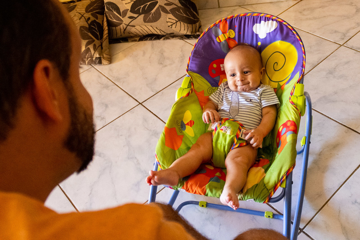 abraço na alma, alan smyth, ensaio da familia, ensaio de familia mantena, ensaio em casa, familia santuario da vida, fotografia afetiva, fotografo afetivo, fotografo em mantena mg, fotografo mg, onde fotografar em mantena, retrato de familia