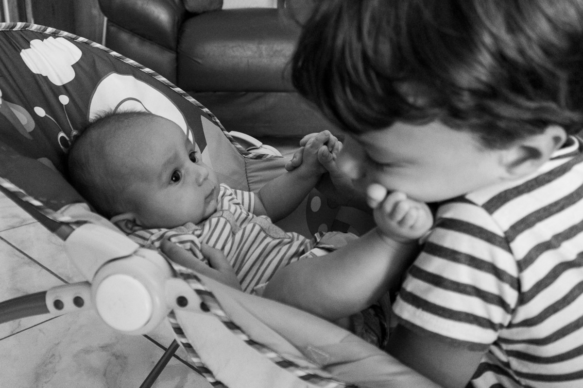 abraço na alma, alan smyth, ensaio da familia, ensaio de familia mantena, ensaio em casa, familia santuario da vida, fotografia afetiva, fotografo afetivo, fotografo em mantena mg, fotografo mg, onde fotografar em mantena, retrato de familia