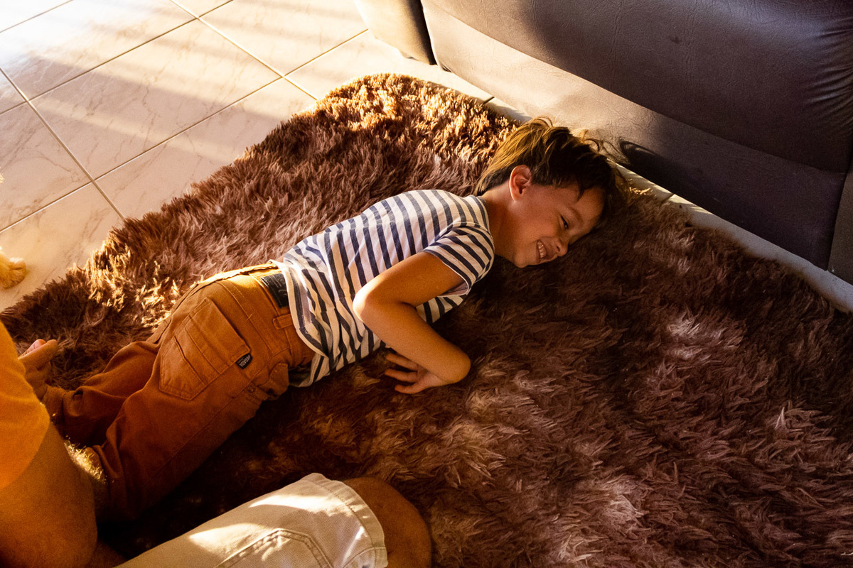 abraço na alma, alan smyth, ensaio da familia, ensaio de familia mantena, ensaio em casa, familia santuario da vida, fotografia afetiva, fotografo afetivo, fotografo em mantena mg, fotografo mg, onde fotografar em mantena, retrato de familia