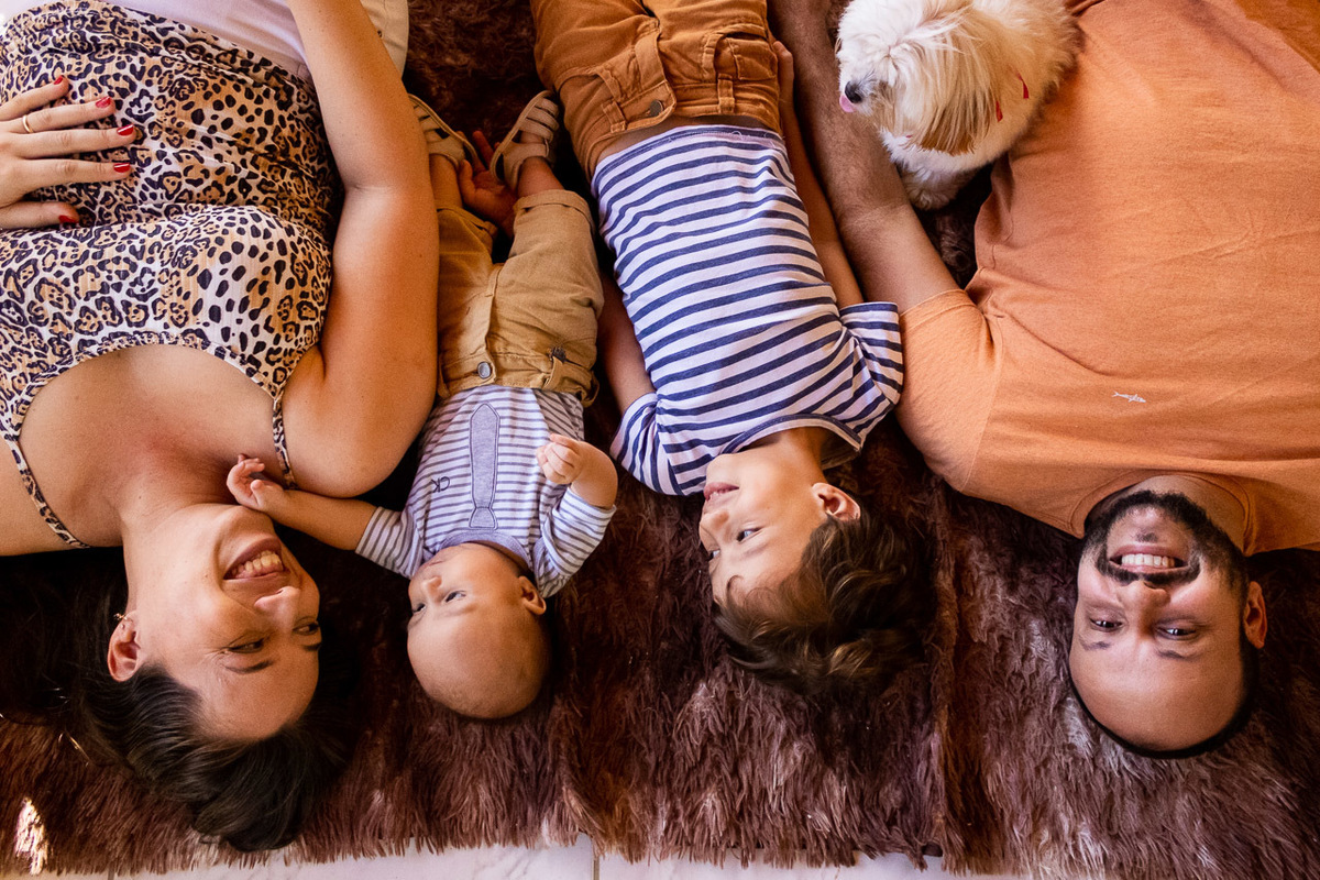 abraço na alma, alan smyth, ensaio da familia, ensaio de familia mantena, ensaio em casa, familia santuario da vida, fotografia afetiva, fotografo afetivo, fotografo em mantena mg, fotografo mg, onde fotografar em mantena, retrato de familia