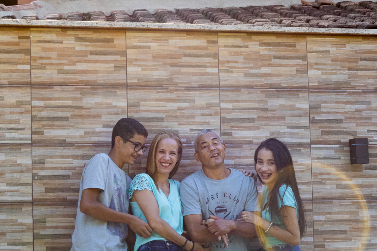 abraço na alma, alan smyth, ensaio da familia, ensaio de familia mantena, familia, familia santuario da vida, fotografia afetiva, fotografo afetivo, fotografo em mantena mg, fotografo mg, mae de menina, onde fotografar em mantena, retrato de familia