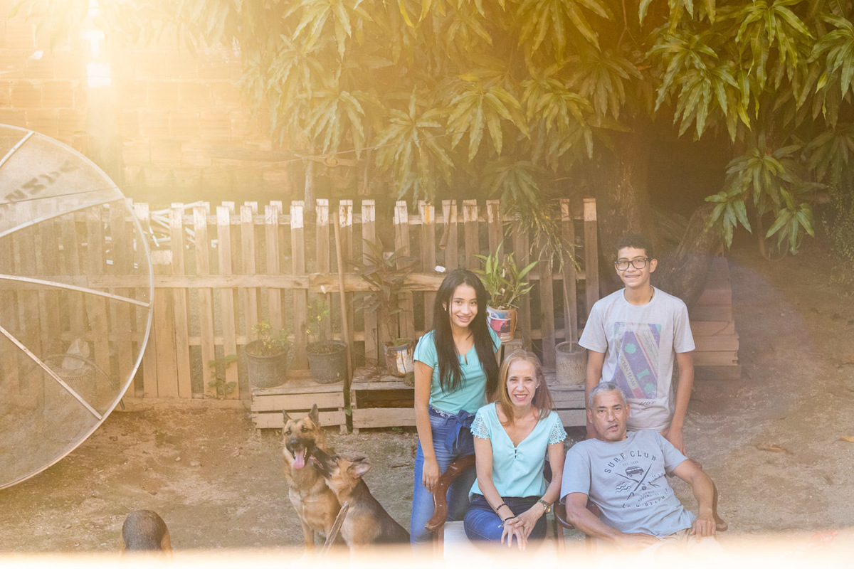 abraço na alma, alan smyth, ensaio da familia, ensaio de familia mantena, familia, familia santuario da vida, fotografia afetiva, fotografo afetivo, fotografo em mantena mg, fotografo mg, mae de menina, onde fotografar em mantena, retrato de familia