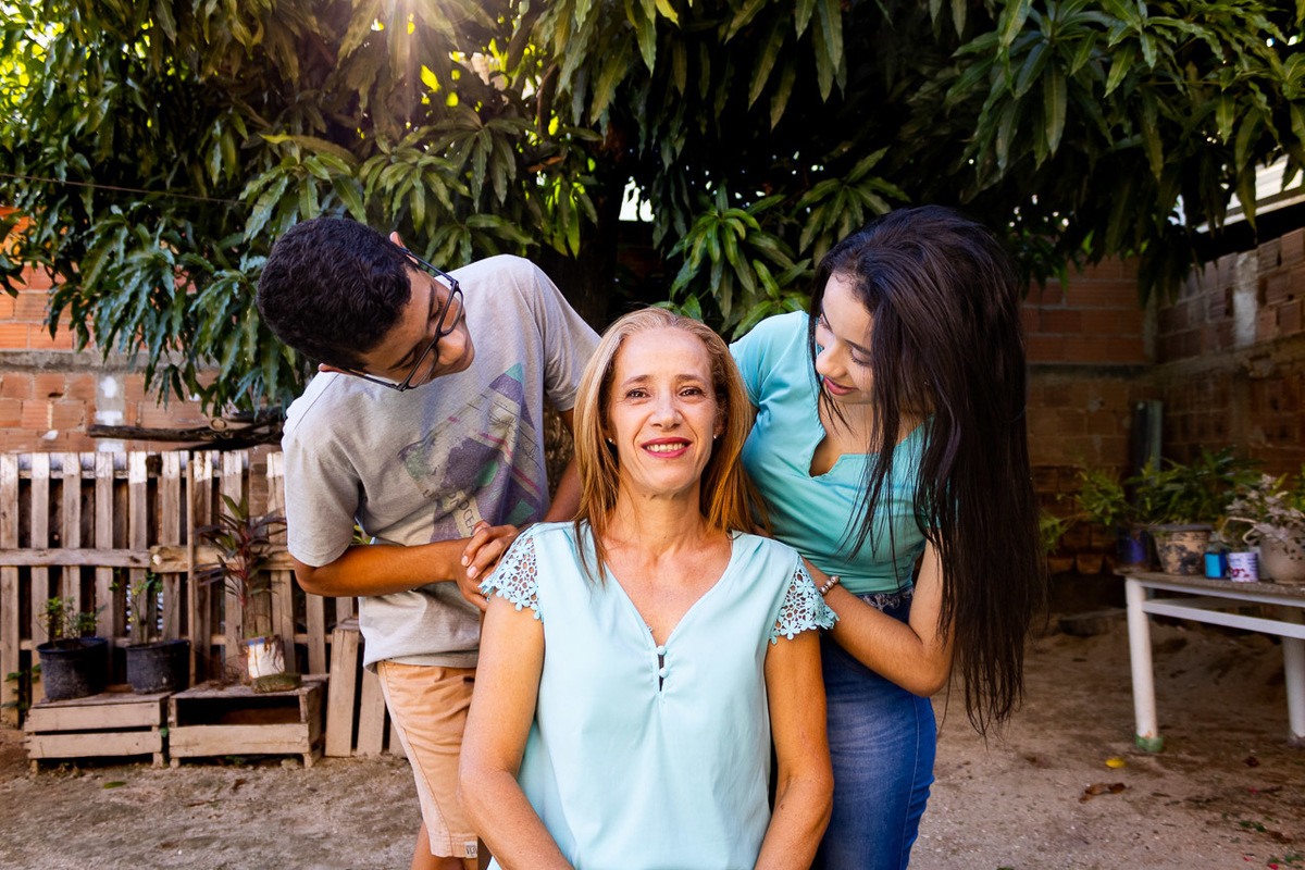 abraço na alma, alan smyth, ensaio da familia, ensaio de familia mantena, familia, familia santuario da vida, fotografia afetiva, fotografo afetivo, fotografo em mantena mg, fotografo mg, mae de menina, onde fotografar em mantena, retrato de familia