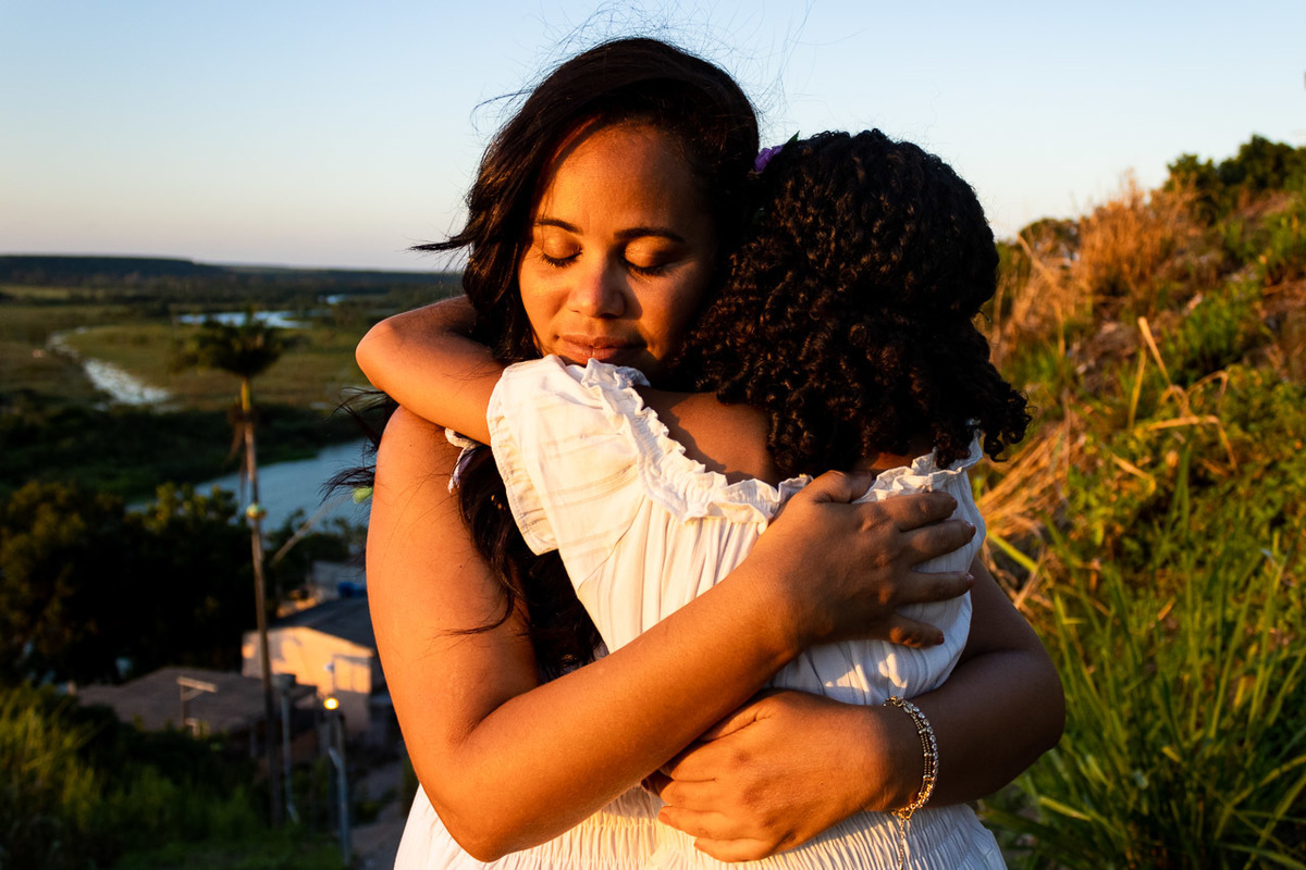 abraço na alma, alan smyth, ensaio dia das mães, ensaio de familia sao mateus, familia, familia santuario da vida, familia unida, fotografia afetiva, fotografo afetivo, fotografo em sao mateus es, dia das maes, mirante sao mateus, mae de menina