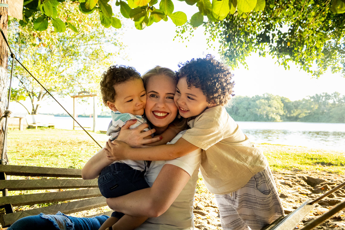 abraço na alma, alan smyth, ensaio dia das maes, mae de menino, ensaio de familia, ensaio de familia sao mateus, familia, familia santuario da vida, familia unida, fotografia afetiva, fotografo afetivo, fotografo em sao mateus es, foto meleiras sao mateus