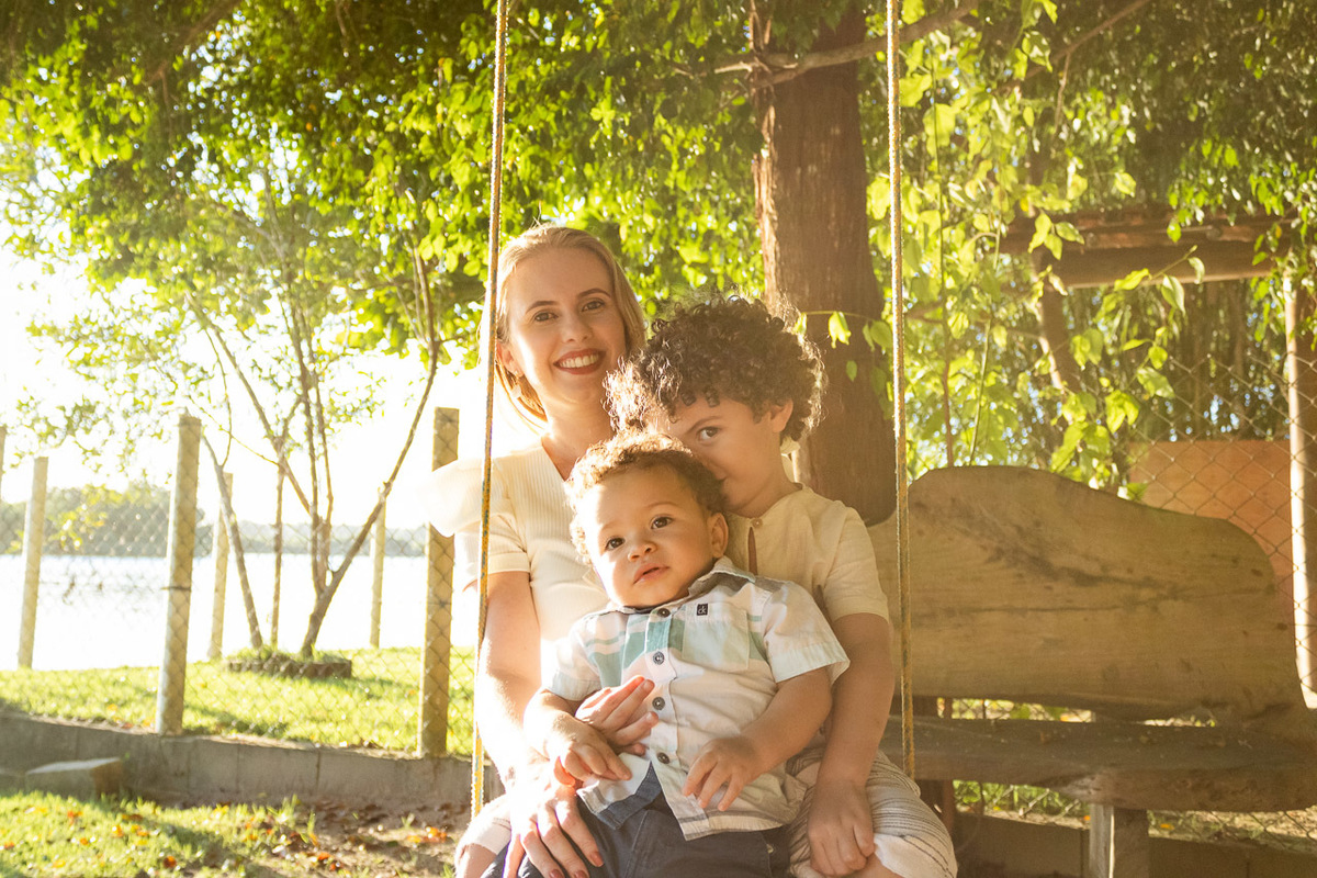 abraço na alma, alan smyth, ensaio dia das maes, mae de menino, ensaio de familia, ensaio de familia sao mateus, familia, familia santuario da vida, familia unida, fotografia afetiva, fotografo afetivo, fotografo em sao mateus es, foto meleiras sao mateus