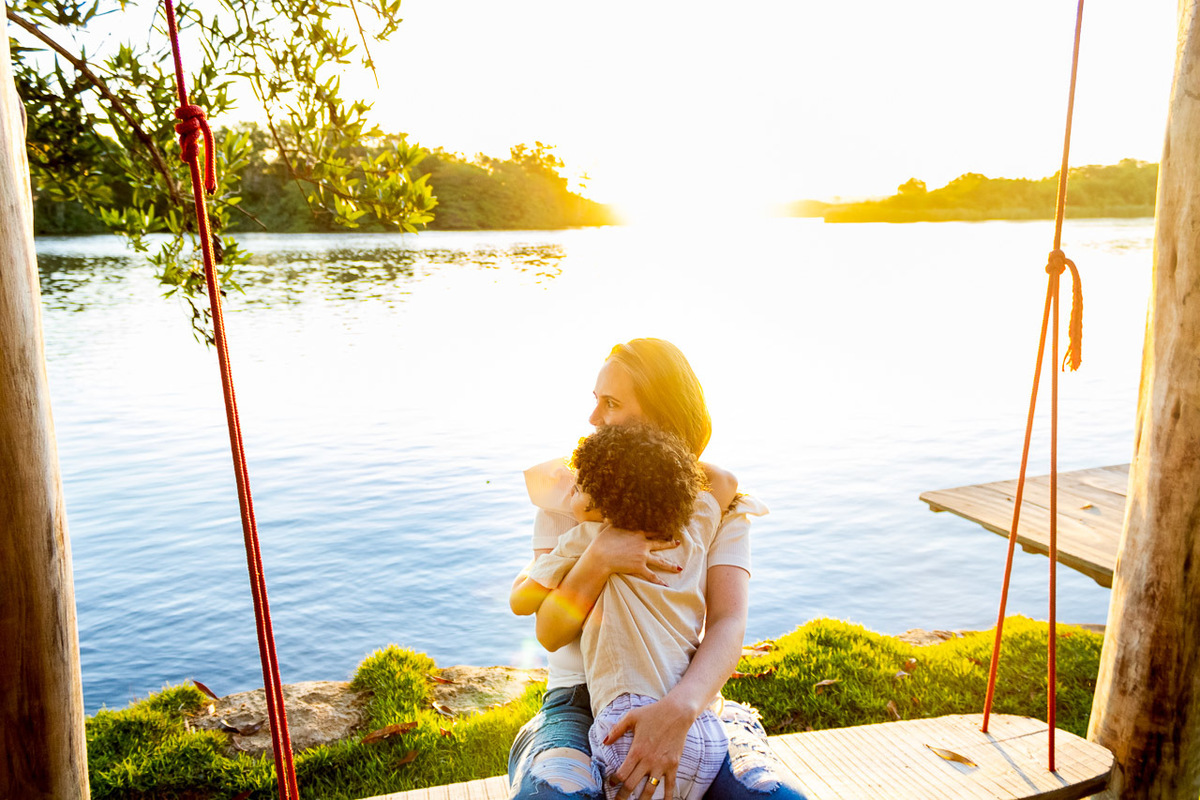 abraço na alma, alan smyth, ensaio dia das maes, mae de menino, ensaio de familia, ensaio de familia sao mateus, familia, familia santuario da vida, familia unida, fotografia afetiva, fotografo afetivo, fotografo em sao mateus es, foto meleiras sao mateus