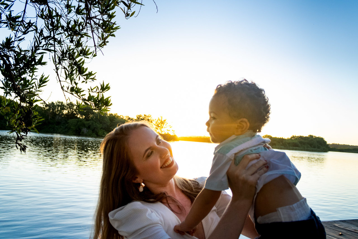 abraço na alma, alan smyth, ensaio dia das maes, mae de menino, ensaio de familia, ensaio de familia sao mateus, familia, familia santuario da vida, familia unida, fotografia afetiva, fotografo afetivo, fotografo em sao mateus es, foto meleiras sao mateus